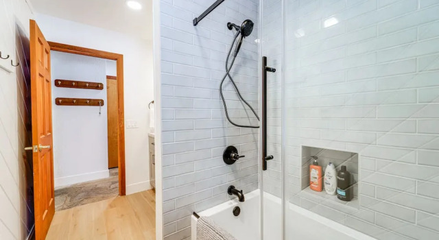 Коттедж Updated Tahoe Donner Cabin w/ Golf Course Views!