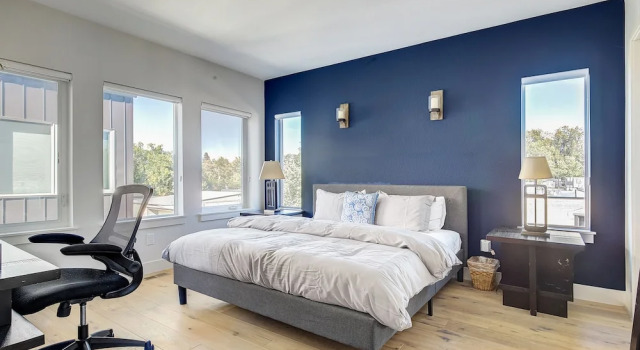 Sleek Modern Townhome in Heart of Denver, Buchen Sie Hotel Denver Colorado, in der Nähe von Willis Case Golf Course