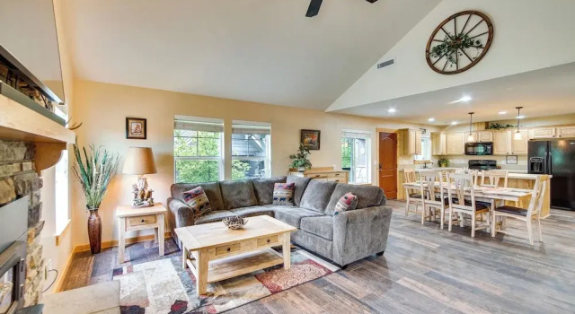 Cozy Ronald Retreat w/ Community Amenities!, Rezerwuj Apartament Hotele w Ronald z parkingiem, Parking