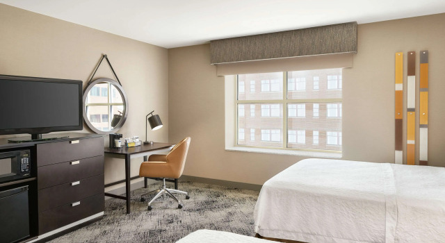 Hampton Inn Portland Downtown Waterfront, Забронировать Отель Отели Портленда с завтраком, рядом с Domaine Gallery, Завтраки