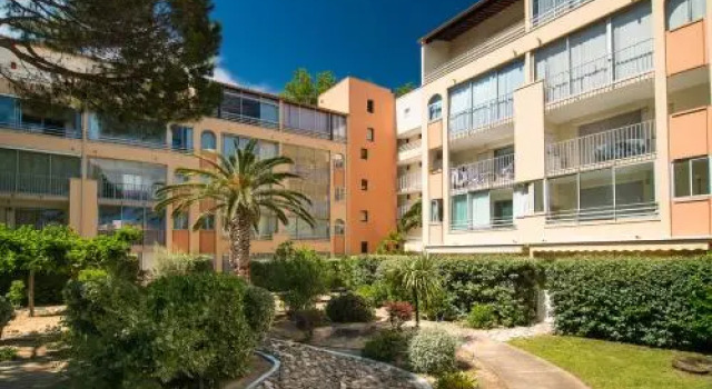 Baie des Anges, Rezervovat Hotel Hotely v Canal du Midi s bazénem, Bazén