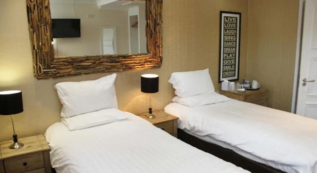 Семейный номер Standard Honest Lawyer Hotel