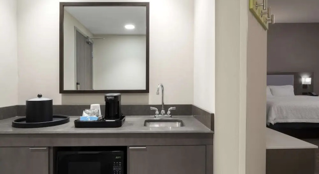 Студия Hampton Inn & Suites St Charles Old Town Area, Mo