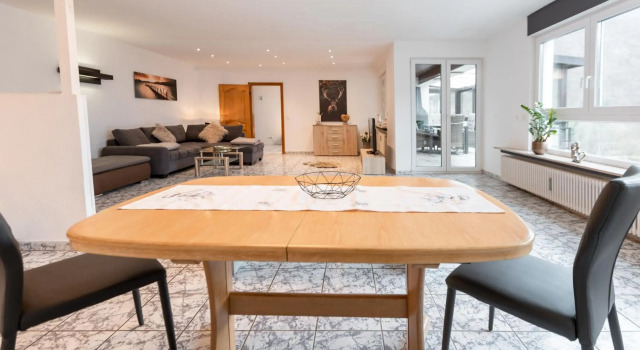 Ferienwohnung Villa Abrioux am Park, Забронировать Вилла Бад-Бертрих Vulkan Eifel, рядом с Вульканайфельские термальные источники