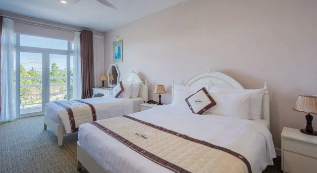 Трёхместный номер Superior с балконом Ngoc Phat Dalat Hotel