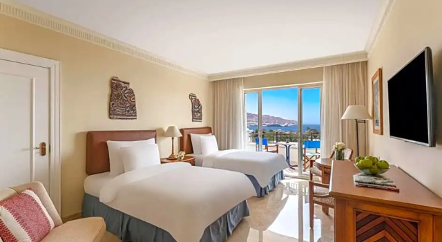 Номер Superior с видом на море Mövenpick Resort & Residences Aqaba