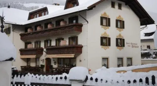Hotel Urthaler, Забронировать Отель Отели Доббиако 3 звезды, 3*