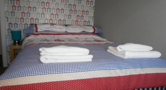 The Hut Wales - A Sea Front Inn, Prenota Hotel Holyhead Anglesey