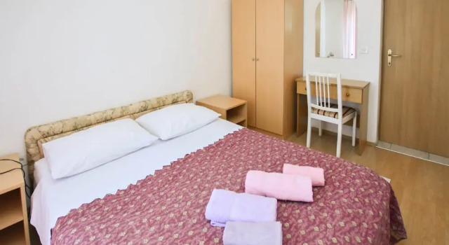 Apartments Grapevines, Забронировать Апартаменты/квартира Отели Биоград-на-Мору с парковкой, рядом с Kornati Marina, Парковка