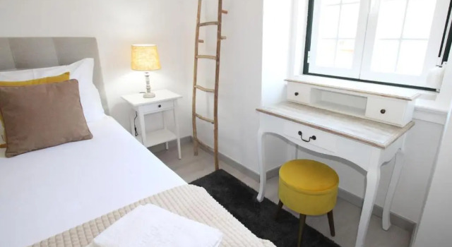 Апартаменты Apartamento Moderno nas Olaias a 5 minutos da Faculdade ISEL e IST