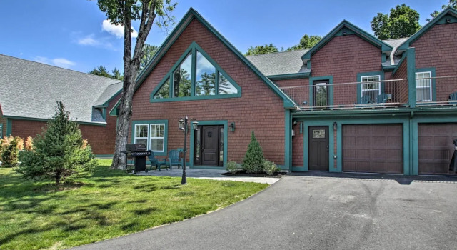 Апартаменты с 4 комнатами с балконом Condo w/ Grill: Walk to North Conway & Cranmore!