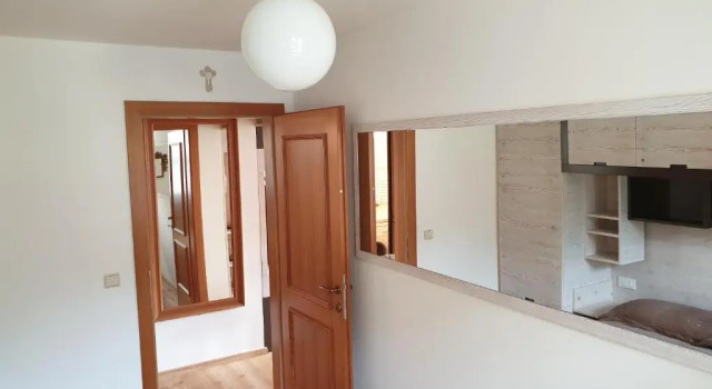 Ampio appartamento su 2 livelli con garage coperto