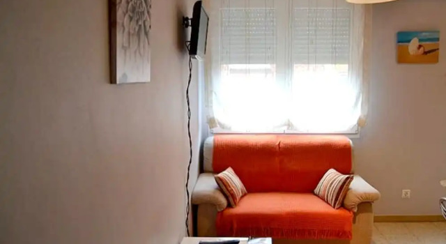 Apartment With 2 Bedrooms in El Grove, With Wifi Near the Beach, Забронировать Апартаменты/квартира Отели Эль-Грове с бассейном, рядом с Церковь Сан-Мартино, Бассейн