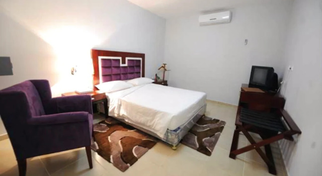 Ritz Calulo, Book Hotel Calulo Cuanza Sul