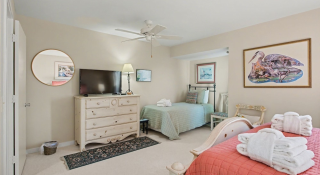 724 Schooner Court at The Sea Pines Resort, Забронировать Курортный отель Отели Хилтон-Хед-Айленд с парковкой, рядом с Stan Smith Tennis Academy, Парковка