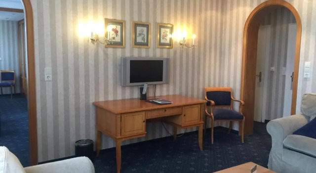 Апартаменты Burghotel