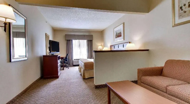 Одноместный люкс Deluxe Baymont by Wyndham Kirksville University Area