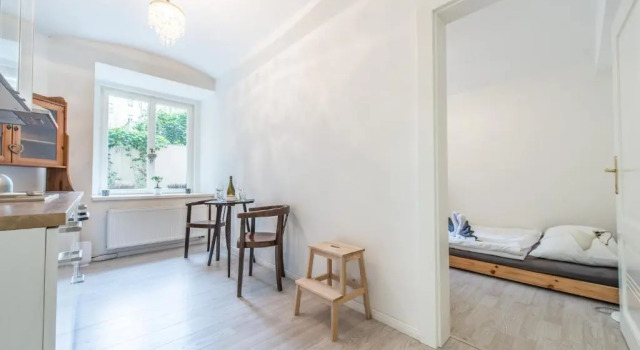 Quiet apartment in the city center with own terrace, Забронировать Апартаменты/квартира Отели Праги с парковкой, рядом с Театр Svanda, Парковка