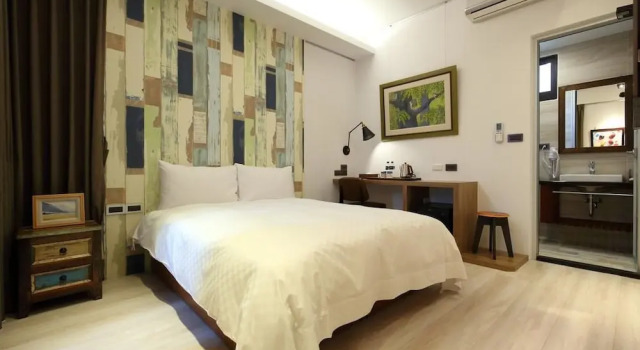 Двухместный номер Standard с балконом MIDORI Hostel