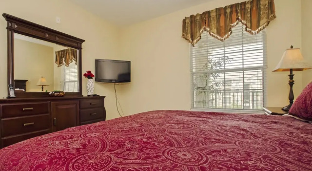 Номер Standard 3BD 2BA Sleeps 8 Platinum RVC30203 Bedroom RHOF