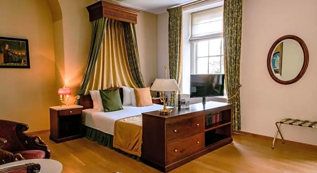 Номер Superior Grand Hotel Karel V
