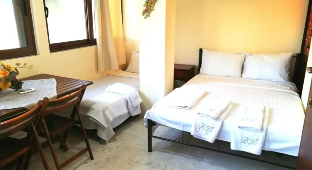 Two-floor house next to sea, Rezervovat Hotel Loutraki 