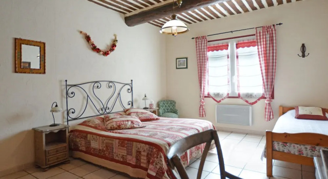 Le Mas des Hirondelles, Prenota Hotel Saumane-de-Vaucluse Valchiusa