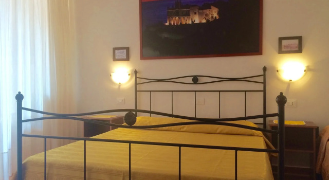 Villa Del Conte, Book Villa Hotels in Drapia with a Pool, Swimming Pool