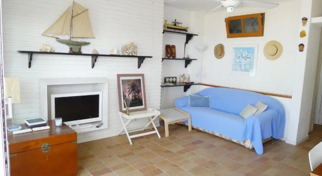 Newly Renovated Beachfront Apartment Ideally Located in Penelope