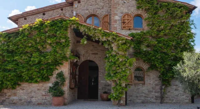 Villa in Umbria With Private Pool & Valley Views, Varaa Villa Perugia Umbria