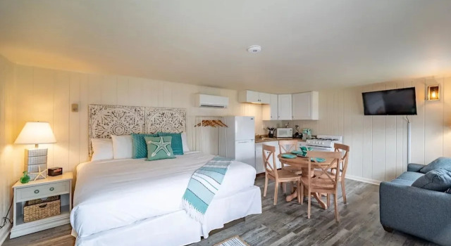 Ocean Glass Inn, Забронировать Отель Отели Рехобот-Бич 3 звезды, рядом с Rehoboth Railroad Station, 3*