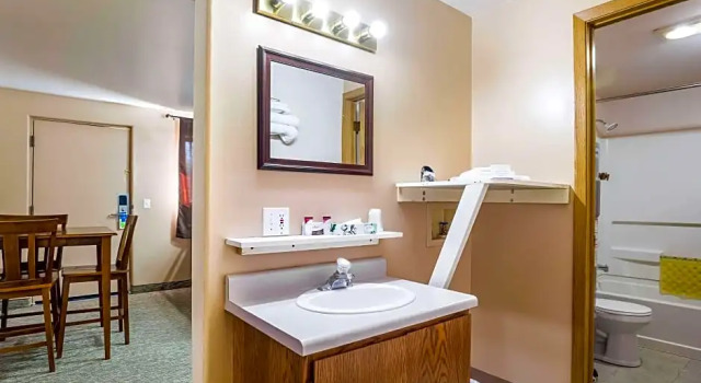 Четырёхместный люкс Rodeway Inn & Suites Big Water - Antelope Canyon