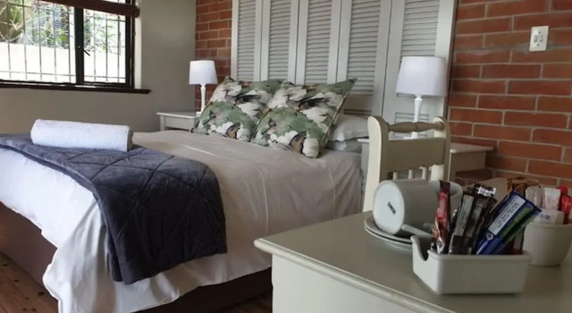 Leeuwenzee Guesthouse - Luxury Room With Self Catering, Забронировать Гостевой дом Отели Cape Peninsula с парковкой, Парковка