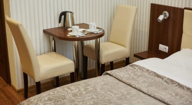 Three Crowns Hotel