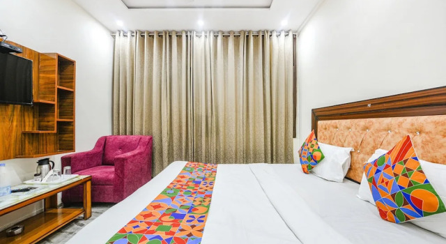Номер Deluxe FabHotel Royal Inn - Sector 22D, Chandigarh