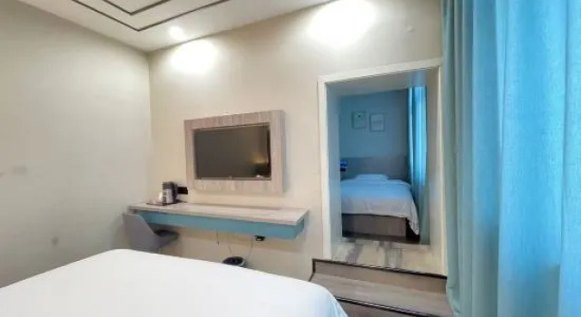 Семейный люкс Huashan Bijiayi Smart Hotel