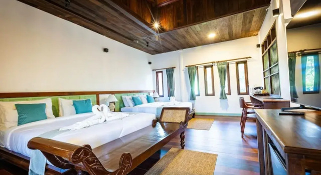 Люкс Royal с балконом Ruean Thai Hotel