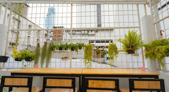 Кровать в общем номере Les Fleurs Bangkok Hostel