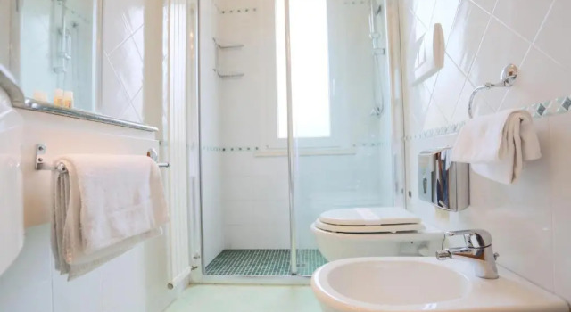 Трёхместный номер Standard с балконом Hotel Caribia Pinarella