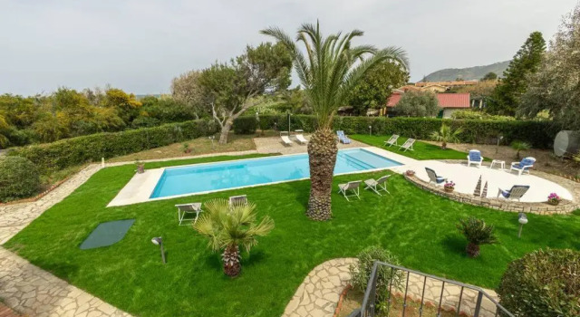 Коттедж c 1 комнатой 3-Casa sul mare con piscina vicino Cefalù