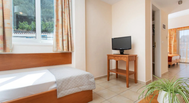 Pantheon City Hotel, Book Hotel Hotels in Lakonia with Parking, Parking