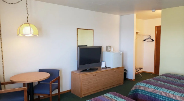 Четырёхместный номер Deluxe с балконом Algoma Beach Motel