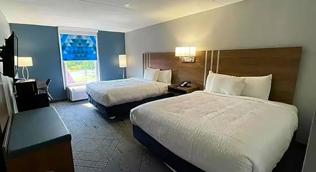 Четырёхместный люкс USA Inn and Suites Springfield Ohio