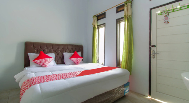 Luxo quarto OYO 2588 Pondok Romeo