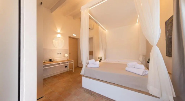 Villa Totò Resort, Забронировать Курортный отель Отели Чефалу с бассейном, рядом с Пляж Чефалу, Бассейн