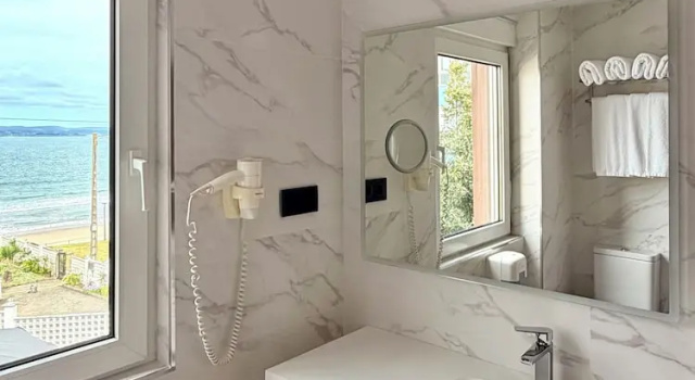 Четырёхместный номер Comfort Hotel Crisol de las Rías