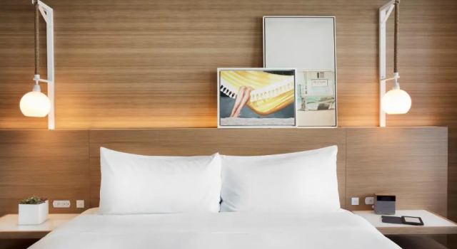 Двухместный номер Intracoastal View Signia by Hilton Diplomat Beach Resort