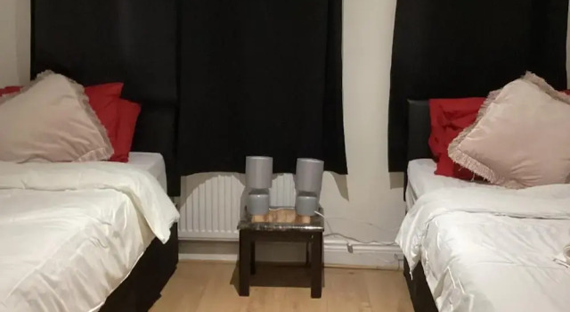London Heathway Bliss - Spacious 4-bed House