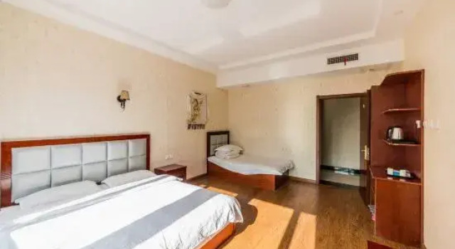 Семейный номер Standard Hohhot Hongqiao Hotel
