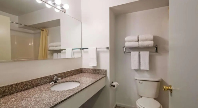 Номер Standard SureStay Plus Hotel by Best Western Berkeley Springs